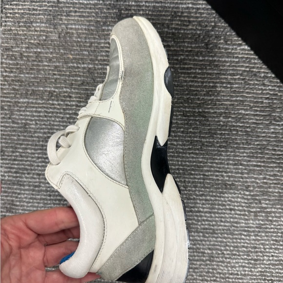 CHANEL CC RUNNING SNEAKERS - Picture 11 of 16
